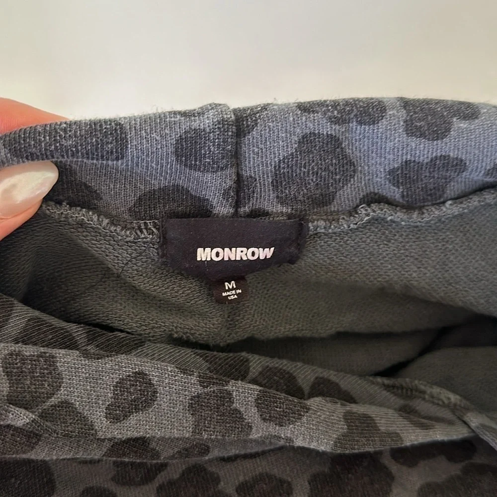 Monrow Black & Grey Hoodie with Kangaroo Pocket Size Medium